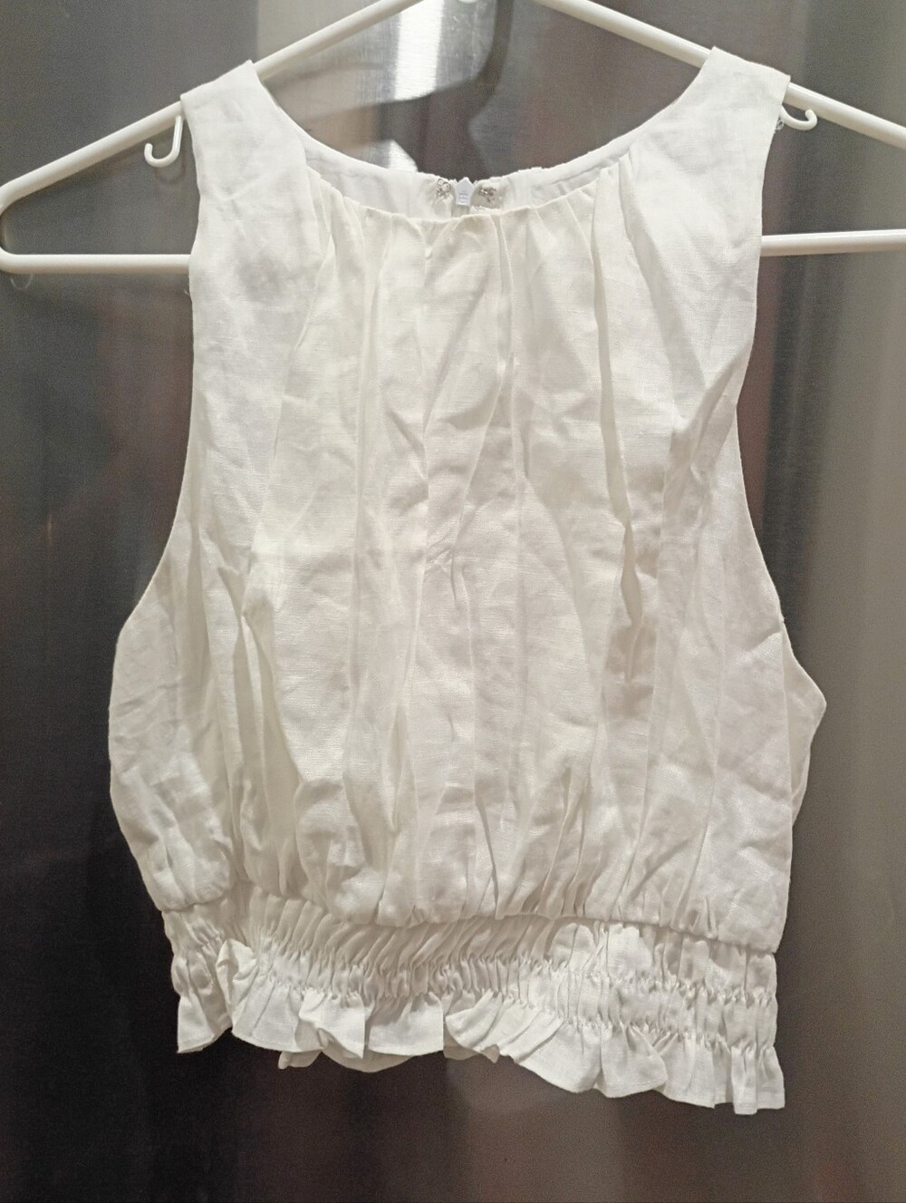 Dissh Sleeveless White Linen Bubble Crop Top 4